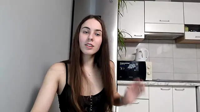 Snapshot of SierraSky_ chatting on 12.20.24 SierraSky online show from 12.20.24