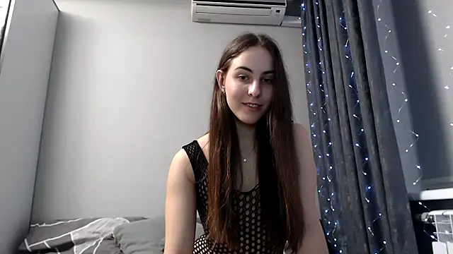 Snapshot of SierraSky_ chatting on 12.27.24 SierraSky online show from 12.27.24