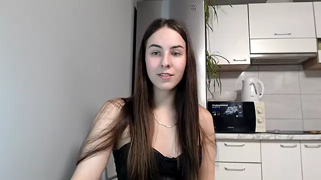 Snapshot of SierraSky_ chatting on 01.26.25 SierraSky online show from 01.26.25