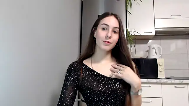 Snapshot of SierraSky_ chatting on 02.07.25 SierraSky online show from 02.07.25