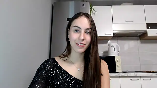 Snapshot of SierraSky_ chatting on 09.29.25 SierraSky online show from 09.29.25