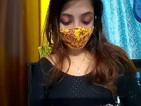 Snapshot of cutesoma2 chatting on 11.12.25 cutesoma2 online show from 11.12.25