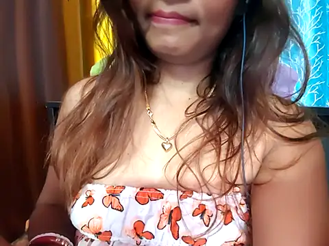 Snapshot of cutesoma2 chatting on 11.19.25 cutesoma2 online show from 11.19.25