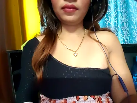 Snapshot of cutesoma2 chatting on 12.15.25 cutesoma2 online show from 12.15.25