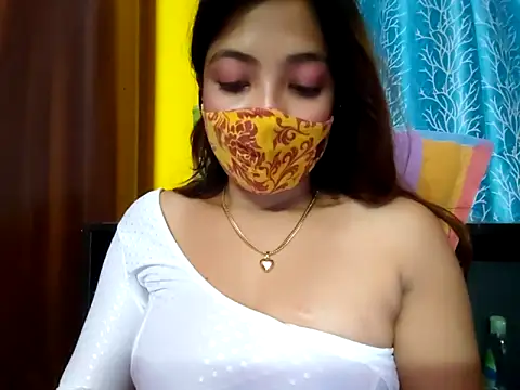 Snapshot of cutesoma2 chatting on 12.17.25 cutesoma2 online show from 12.17.25