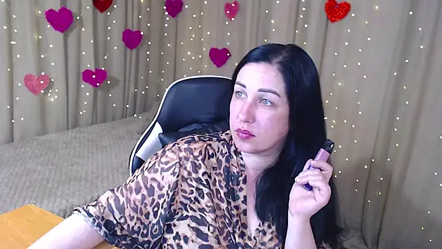 Snapshot of JillStevens chatting on 05.13.26 JillStevens online show from 05.13.26