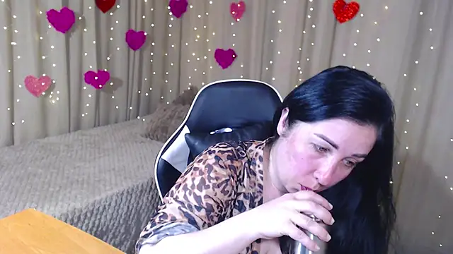 Snapshot of JillStevens chatting on 05.14.26 JillStevens online show from 05.14.26
