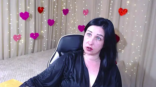 Snapshot of JillStevens chatting on 05.17.26 JillStevens online show from 05.17.26