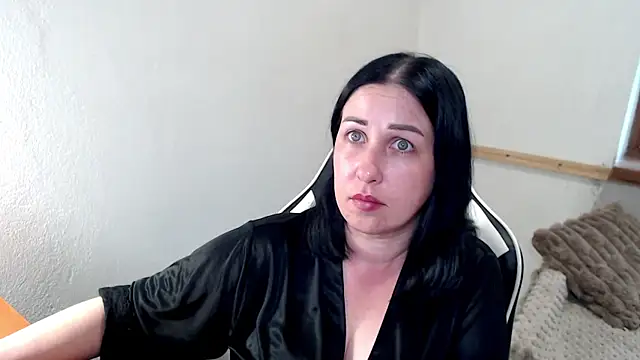Snapshot of JillStevens chatting on 06.02.26 JillStevens online show from 06.02.26
