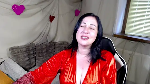 Snapshot of JillStevens chatting on 06.19.26 JillStevens online show from 06.19.26
