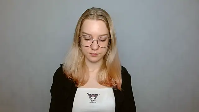 Snapshot of cindi_hot chatting on 01.21.25 cindi hot online show from 01.21.25