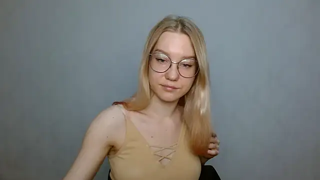 Snapshot of cindi_hot chatting on 01.23.25 cindi hot online show from 01.23.25