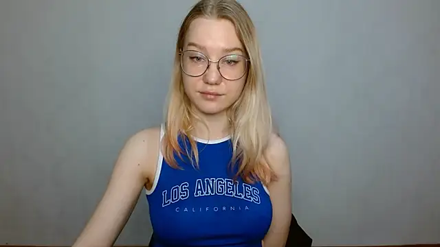 Snapshot of cindi_hot chatting on 02.08.25 cindi hot online show from 02.08.25