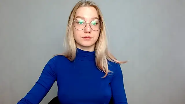 Snapshot of cindi_hot chatting on 02.19.25 cindi hot online show from 02.19.25