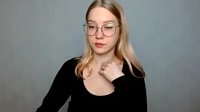 Snapshot of cindi_hot chatting on 02.20.25 cindi hot online show from 02.20.25