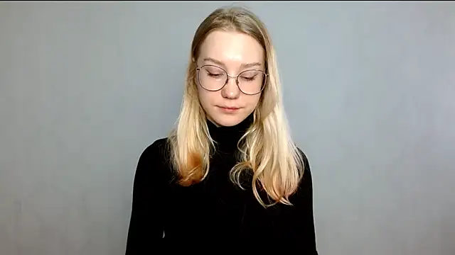 Snapshot of cindi_hot chatting on 03.06.25 cindi hot online show from 03.06.25