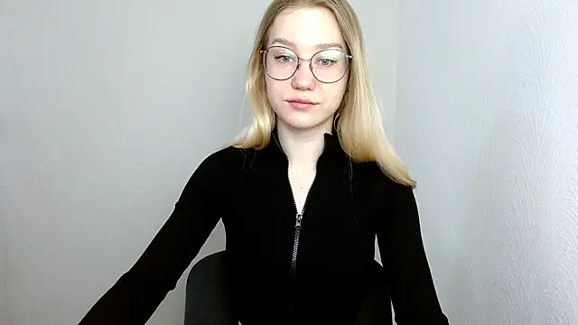 Snapshot of cindi_hot chatting on 03.13.25 cindi hot online show from 03.13.25