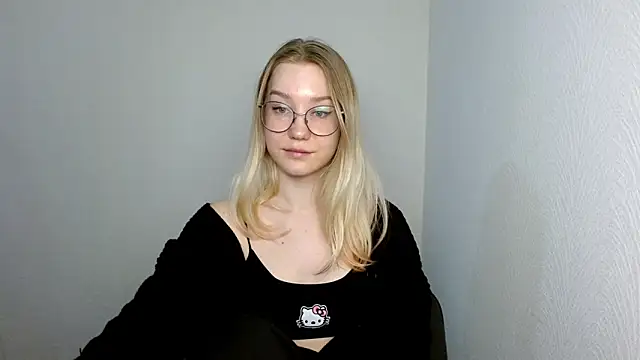 Snapshot of cindi_hot chatting on 03.20.25 cindi hot online show from 03.20.25