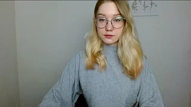 Snapshot of cindi_hot chatting on 03.23.25 cindi hot online show from 03.23.25