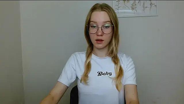 Snapshot of cindi_hot chatting on 09.26.25 cindi hot online show from 09.26.25