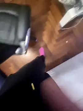 1ninefellababy online show from 12.17.25