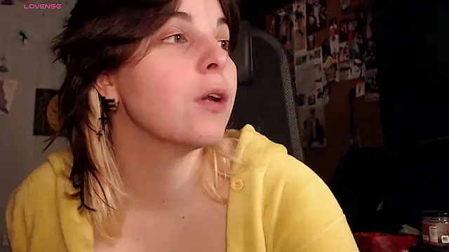 Snapshot of Saya_sweet chatting on 02.07.26 Saya sweet online show from 02.07.26