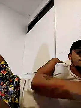 Snapshot of sexylatino22 chatting on 12.27.24 sexylatino22 online show from 12.27.24