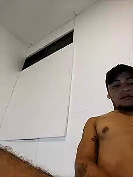 Snapshot of sexylatino22 chatting on 01.11.25 sexylatino22 online show from 01.11.25