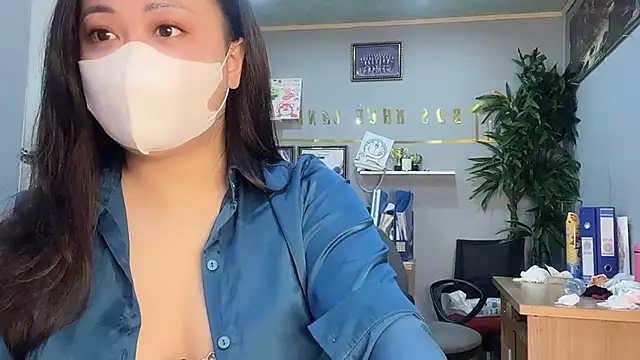 Bamboo Swetie online show from 12.18.24