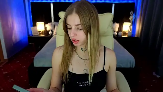 Snapshot of Lexi_Si chatting on 09.29.25 Lexi Si online show from 09.29.25