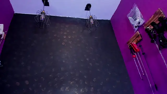 Alexa Slave online show from 11.22.25