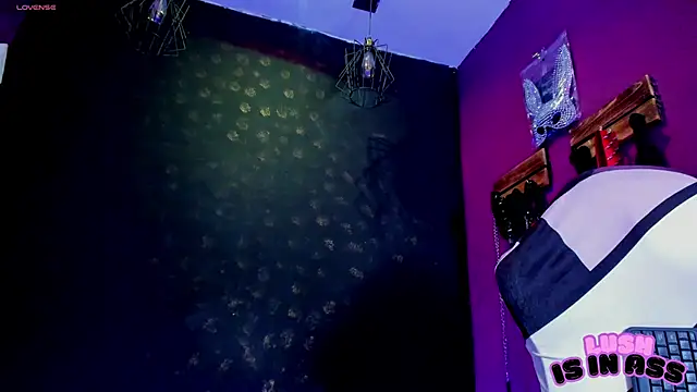 Alexa Slave online show from 04.20.26