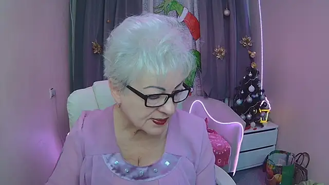 KayleSmoll online show from 12.18.25