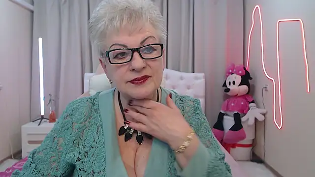 KayleSmoll online show from 05.13.26