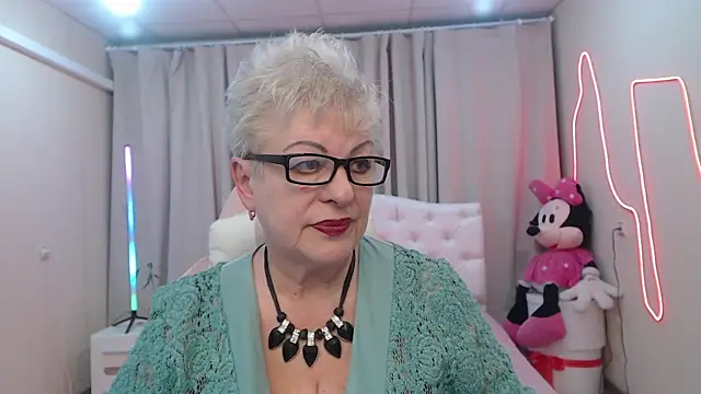 KayleSmoll online show from 05.19.26