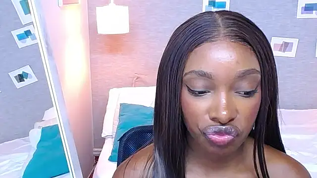 Snapshot of Shamiraa_moore chatting on 03.18.25 Shamiraa moore online show from 03.18.25