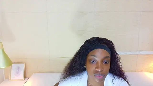 Snapshot of Shamiraa_moore chatting on 10.08.25 Shamiraa moore online show from 10.08.25