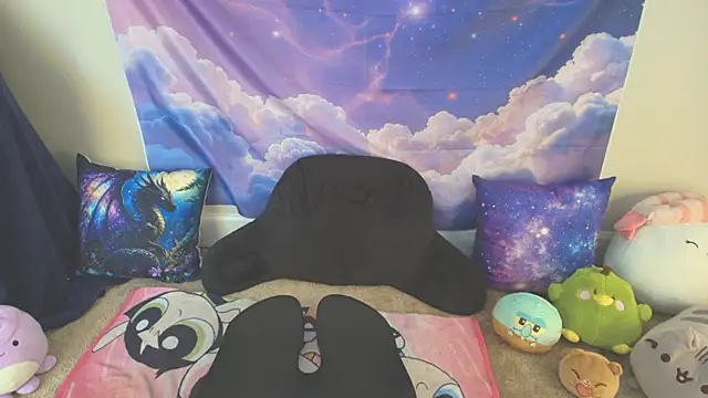 Snapshot of MilkyBunny chatting on 05.19.26 MilkyBunny online show from 05.19.26