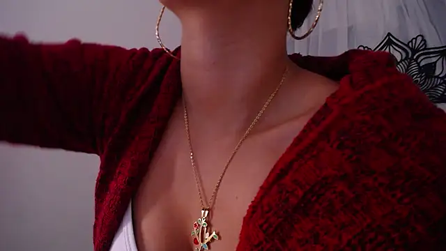 MarianaSanz online show from 12.15.24