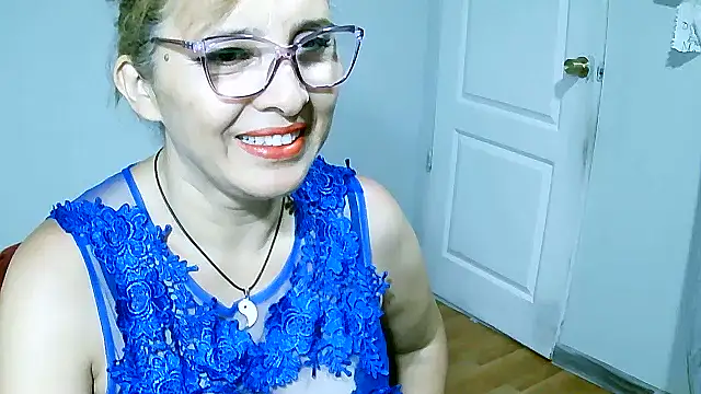 Snapshot of leona- chatting on 02.15.25 leona- online show from 02.15.25