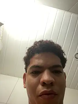 Snapshot of RDbruto chatting on 12.25.24 RDbruto online show from 12.25.24