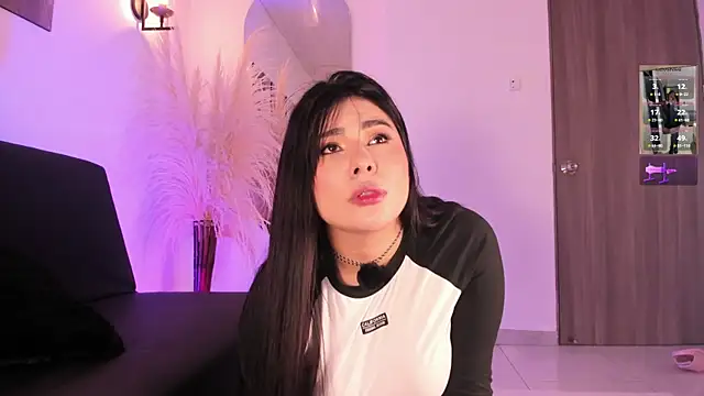 Danna adams01 online show from 04.13.26