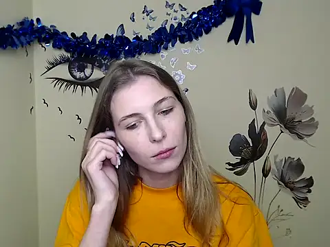 Snapshot of StrangerGi chatting on 01.11.25 StrangerGi online show from 01.11.25