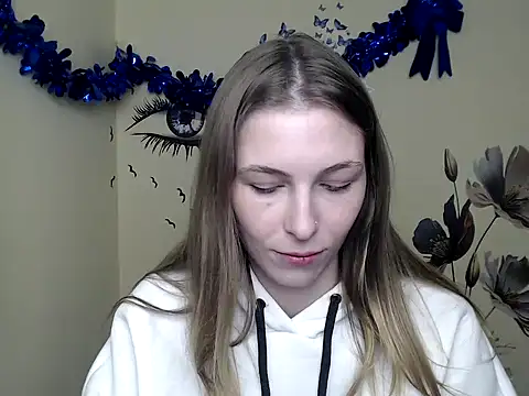 Snapshot of StrangerGi chatting on 02.05.25 StrangerGi online show from 02.05.25