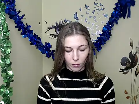 Snapshot of StrangerGi chatting on 02.11.25 StrangerGi online show from 02.11.25