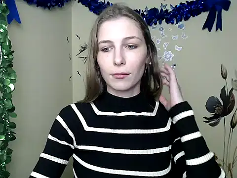 Snapshot of StrangerGi chatting on 02.11.25 StrangerGi online show from 02.11.25