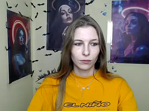 Snapshot of StrangerGi chatting on 03.06.25 StrangerGi online show from 03.06.25