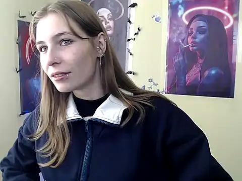 Snapshot of StrangerGi chatting on 09.26.25 StrangerGi online show from 09.26.25