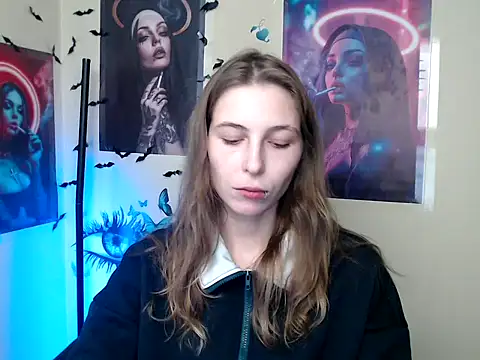 Snapshot of StrangerGi chatting on 10.14.25 StrangerGi online show from 10.14.25