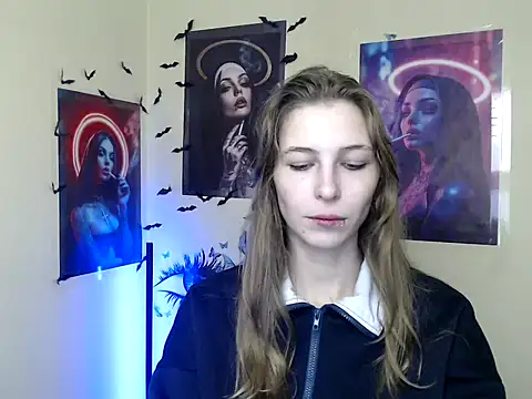 Snapshot of StrangerGi chatting on 11.05.25 StrangerGi online show from 11.05.25